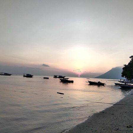 Sunset Guest House & Bar Bunaken Eksteriør bilde
