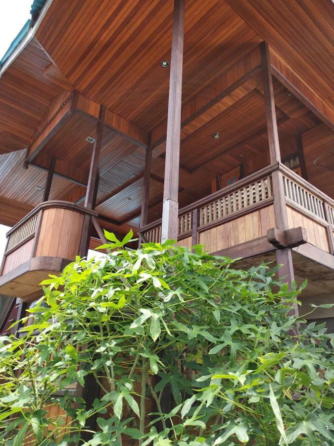 Sunset Guest House & Bar Bunaken Eksteriør bilde