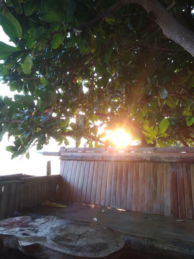 Sunset Guest House & Bar Bunaken Eksteriør bilde
