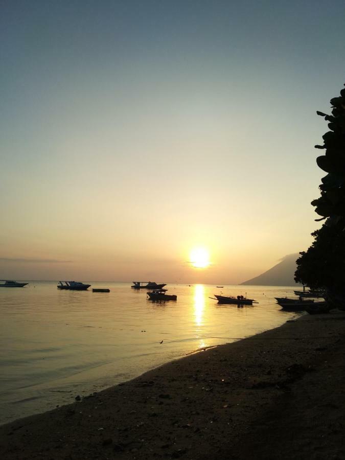 Sunset Guest House & Bar Bunaken Eksteriør bilde